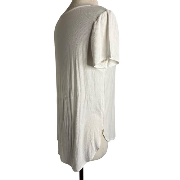 Apr 9 women’s medium white blouse round neck short sleeve stretch - Picture 5 of 7